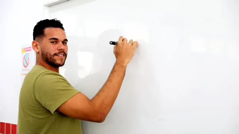 Acordo do piso do magistério na Bahia abre adesão para professores, aposentados e pensionistas