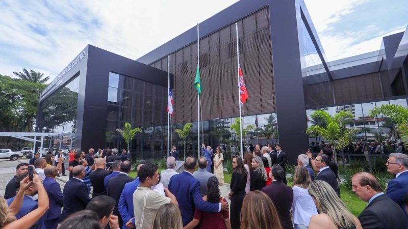 Prefeito Valderico Junior participa da inauguração do novo Fórum de Ilhéus