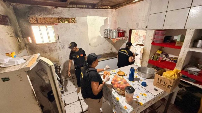 Prefeitura de Ilhéus identifica irregularidades em barraca de praia no Cururupe após denúncia