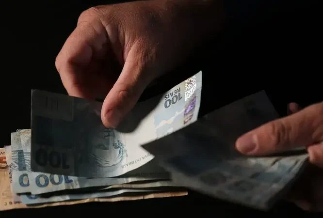 Custo de vida na Bahia supera o salário mínimo, aponta pesquisa