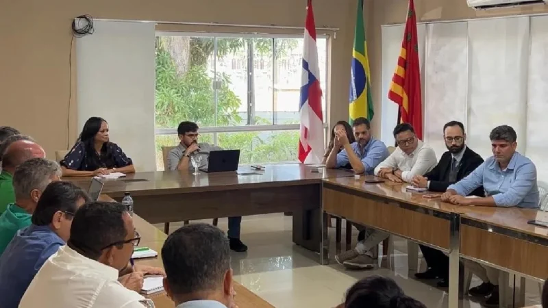 Prefeito Valderico quer secretariado mais presente nos bairros de Ilhéus 