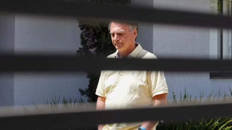 PGR se manifesta a favor de prisão domiciliar para Bolsonaro