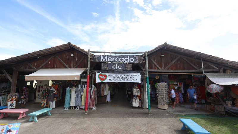 Prefeitura de Ilhéus e Sebrae avançam em ações de requalificação no Mercado de Artesanato