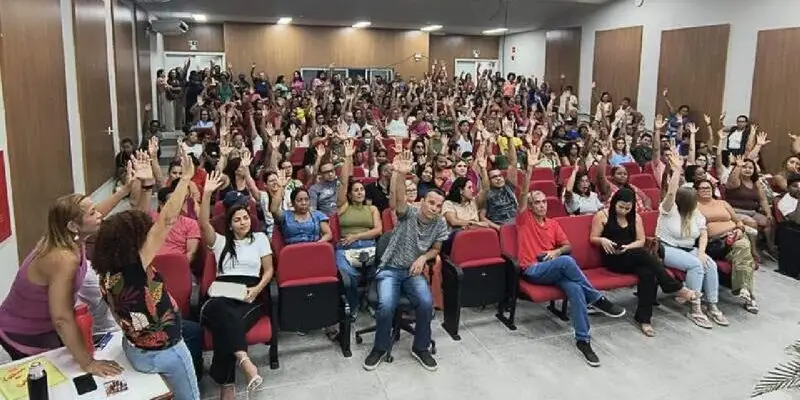 Professores de Ilhéus ameaçam parar atividades e cobram avanços em negociação