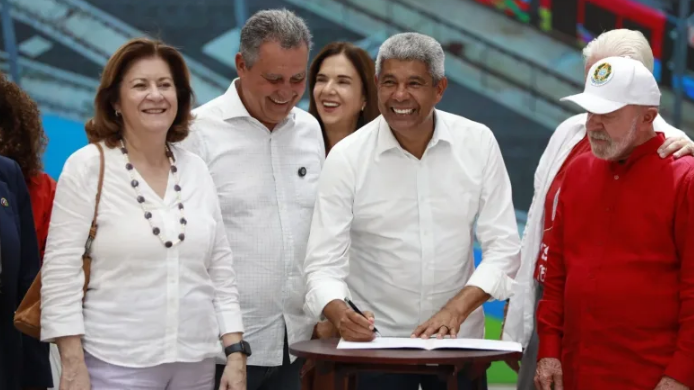 Governo da Bahia autoriza expansão do VLT e avanço do metrô em Salvador