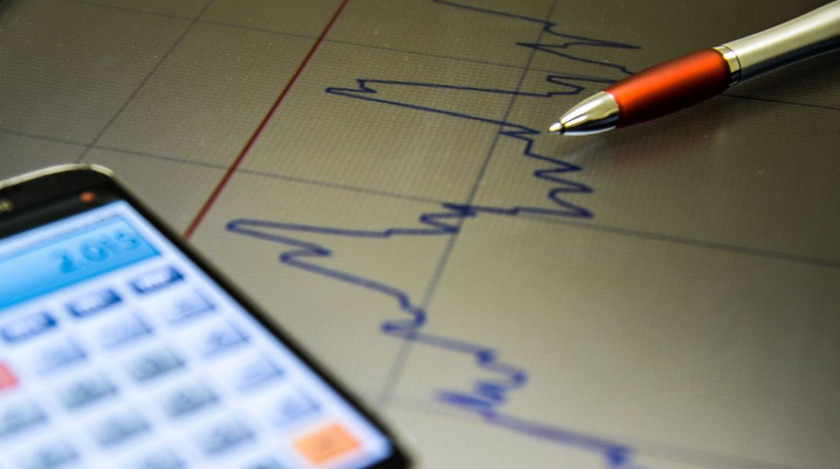Economistas preveem inflação acima de 5% pela primeira vez no ano