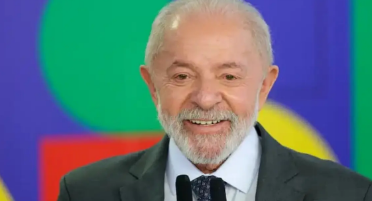 “Conquista histórica”, diz Lula após aprovação do fim da escala 6×1 na Câmara