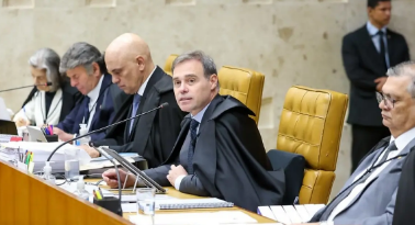 STF mantém fim da aposentadoria compulsória para juízes e prevê perda definitiva do cargo