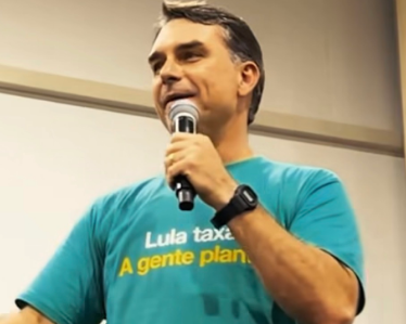Flávio Bolsonaro diz que “a Bahia é a solução do Brasil” e busca ampliar apoio no Nordeste