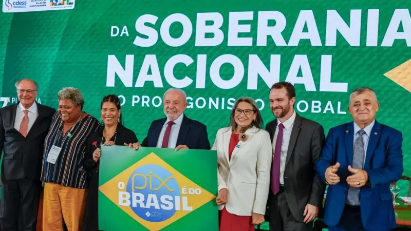 Lula rebate tarifas dos EUA e diz que Brasil não pode aceitar medidas “por dignidade”