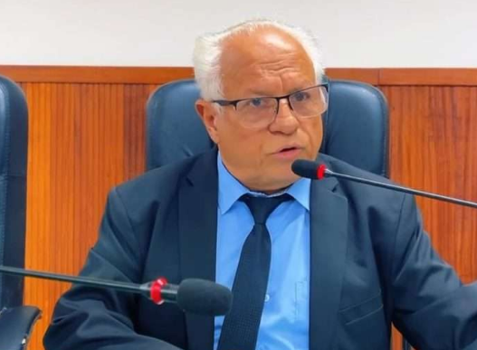 Vereador critica assessora do governador e a chama de “cara pálida” em sessão na Câmara de Ilhéus